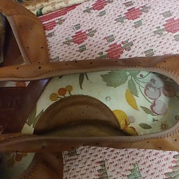 BORN BALLERINAS - Picture 4 of 6